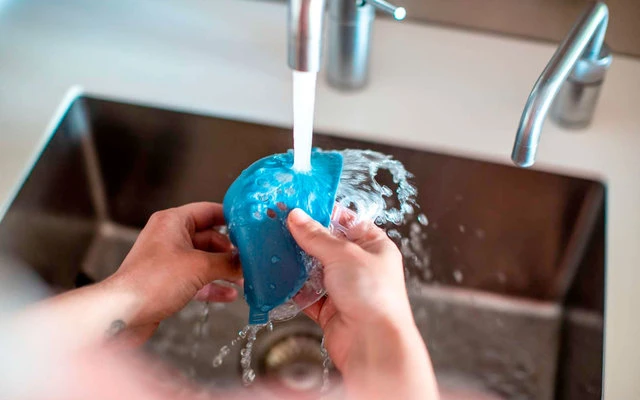 Koziol »HI Community Gesichtsmaske Blau 5 Koziol »HI Community Gesichtsmaske Blau – Bild 4