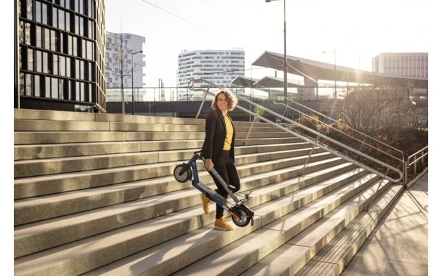 Grundig ERG 06 E-Scooter EKFV E-Scooter Schwarz 9 Grundig ERG 06 E-Scooter EKFV E-Scooter Schwarz – Bild 7